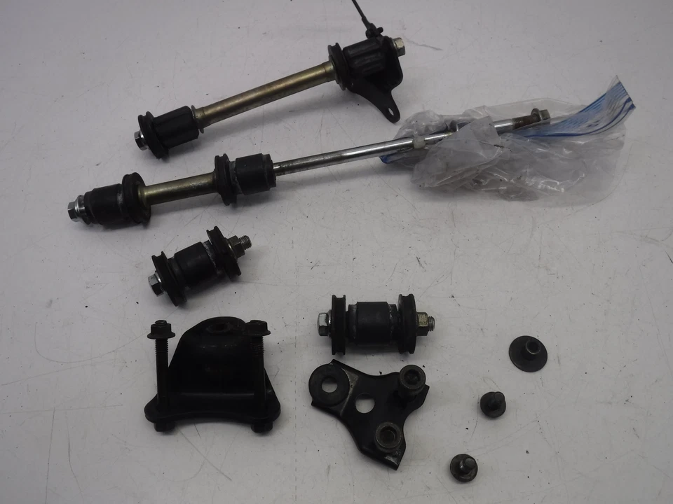 Honda V65 Magna 1983 OEM pernos de montaje de motor hardware tornillos de motor Foto 1 de 4