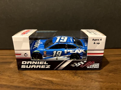 Daniel Suárez 2018 #19 Peak Joe Gibbs Camry 1/64 Copa NASCAR Foto 1 de 2