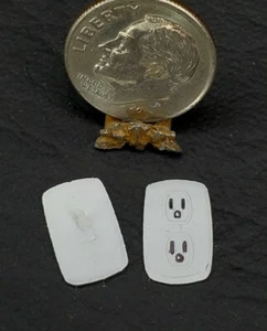 Realistischer moderner Lichtschalter & Steckdose Set 1:12 Puppenhaus Miniatur Wanddeko - Bild 1 von 3