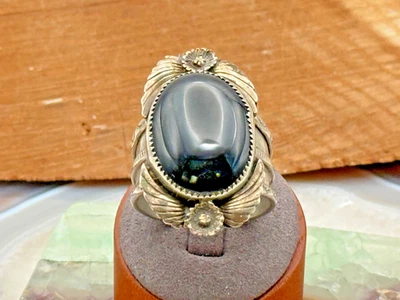 Antiguo Peón ENORME Anillo Flor de Calabaza Ónix Negro Esterlina Talla Estimada 19 --TB113.25 Foto 1 de 4