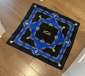 NEW Vintage Must de Cartier Paris Scarf w Box Chain Logo Royal Blue Black Silk - Picture 1 of 5