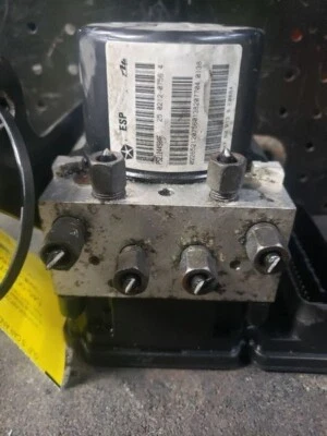 2008 Jeep Grand Cherokee Commander ABS Anti-Lock Brake Pump Assembly OEM - Image 1 of 4