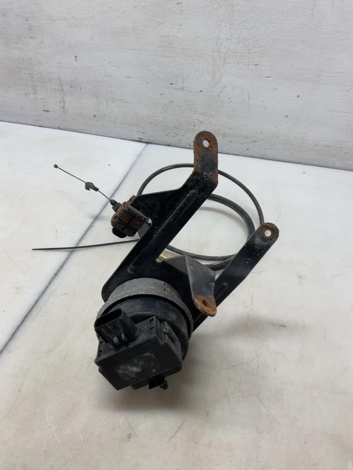 Jeep TJ Wrangler OEM Cruise Control Servo Module 2003 2004 2005 2006 166477 - Image 1 of 4