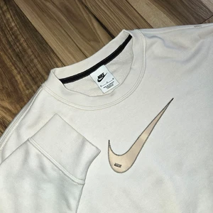 Nike Swoosh Cropped Sweatshirt Womens Cream Color Sz M Oversize DO7211-030 - Picture 1 of 13