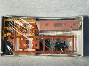 Nice Walthers Milwaukee Road Caboose Kit, HO - Picture 1 of 3