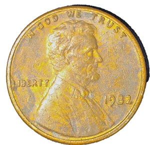 1982 Lincoln Memorial Large Date Cent "Misaligned Die' - Picture 1 of 2