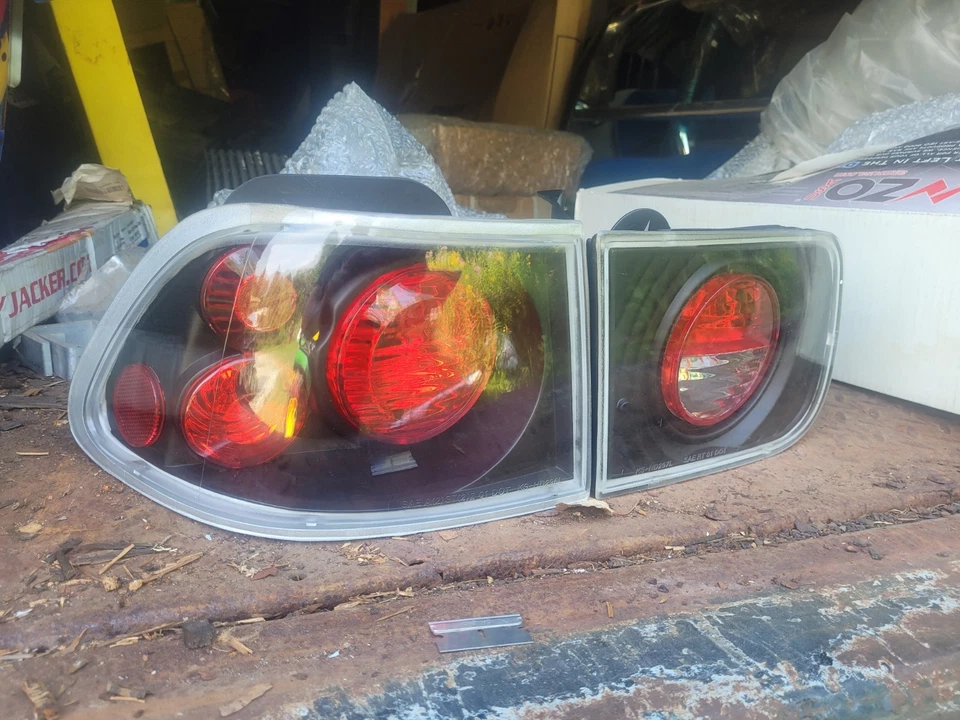 Anzo USA 221062 Black Tail Lights for 1996-2000 Honda Civic 2 Door Foto 1 de 2