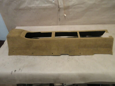 Ferrari 458 Spider - Acabamento/tapete de túnel traseiro - P/N 82906200 - Imagem 1 de 4