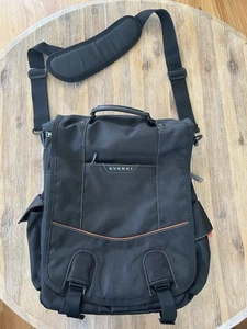 Everki Urbanite Laptop Pionowa torba komunikacyjna EK 5620 Czarna - Zdjęcie 1 z 8