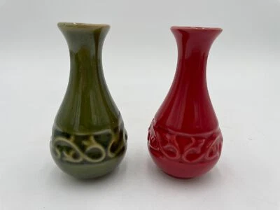 Juego de 2 mini jarrones de cerámica Elegant Expressions en rojo y verde Foto 1 de 4