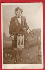 MAN  IN SCOTTISH KILT WITH BAGPIPES SPORRAN STUDIO  RP. BY LEES OF PORTOBELLO - Picture 1 of 1