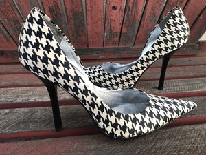 guess checkered shoes