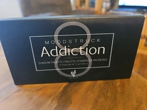 Younique Moodstruck Addiction Shadow Palette 8 NIB Discontinued - Picture 1 of 3