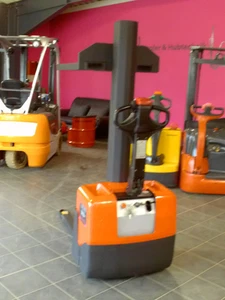 Toyota BT HWE 100 Swifter Hochhubwagen Ameise Einmaster Deichselstapler - Bild 1 von 9