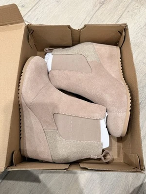 BOTAS BAILEY TOMS PARA MUJER~SINTÉTICAS~GAMUZA TOPO~TALLA 6,5 Foto 1 de 4