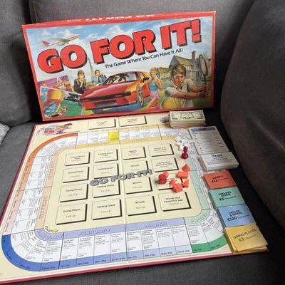 GO FOR IT ! BOARD GAME - PARKER 1985 - VINTAGE - family fun game  - Image 1 of 4