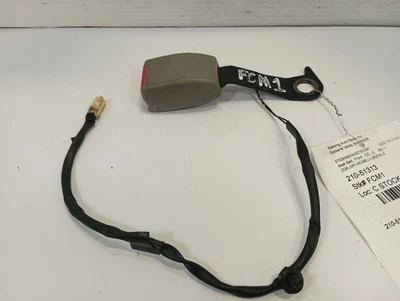 Серая левая передняя пряжка ремня безопасности от 2003 Toyota Tacoma Ext Cab 12222589 - Изображение 1 из 4