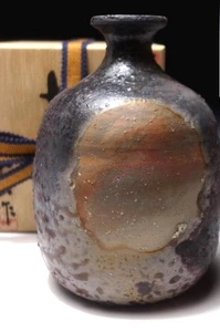 Excelente botella de sake Bizen del "alfaro de primera clase" Tozan Mori - Imagen 1 de 10