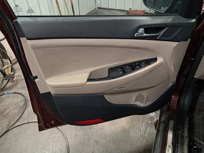2017 Hyundai Tucson Front Left Door Trim Panel Tan Used 419385 Foto 1 de 4