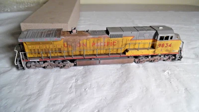 Athearn GE HO Union Pacific Dash 9 44CW DCC con sonido usado - sin probar - como está Foto 1 de 4