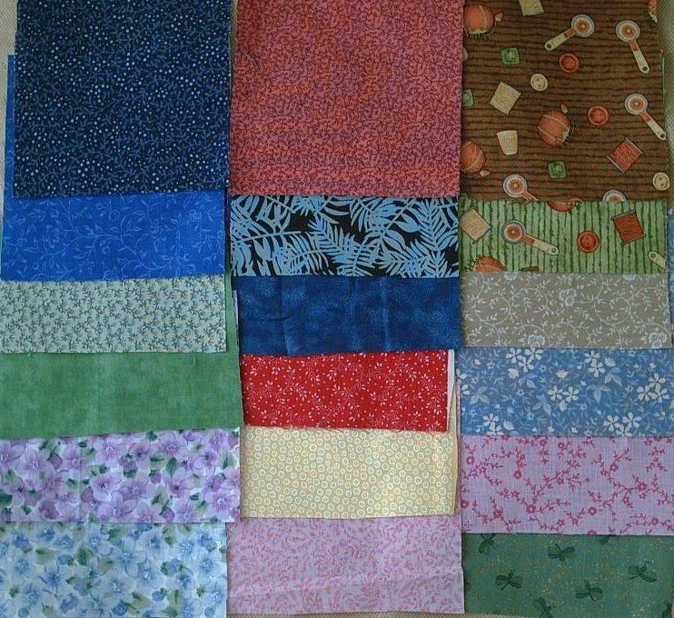 Cuadrados con dije de 4" - Tela para acolchar - Paquete de 75 - Calicó todos diferentes Foto 1 de 1