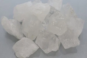 150 g (4,30 € */ 100 g) 150g BERGKRISTALL Edelsteinwasser Rohsteine Rohstein Was - Bild 1 von 1