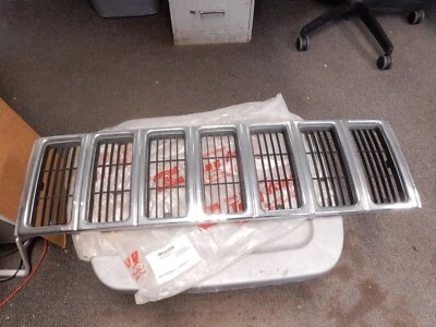 JDM Aftermarket Front Grille Fits: Jeep 2000 Cherokee TY-55156028AA AM07012 - Image 1 of 4