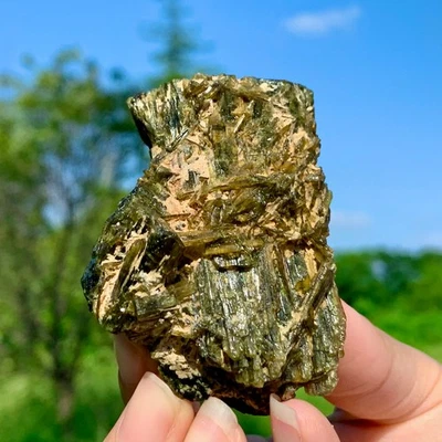 104G Rare!!!Natural Epidote Crystals Cluster Bunched From Baluchistan Pakistan - Image 1 of 4