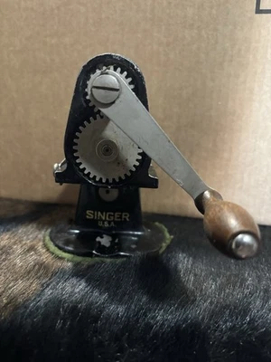 Máquina rosadora Singer vintage años 30 manivela hierro fundido rosa Foto 1 de 4