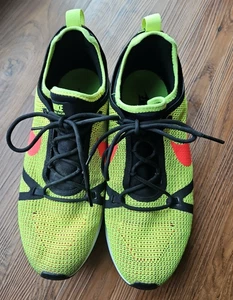 Nike Duel Racer Athletic Running Shoes Yellow Black Size 10.5 Men's Lightweight - Picture 1 of 7