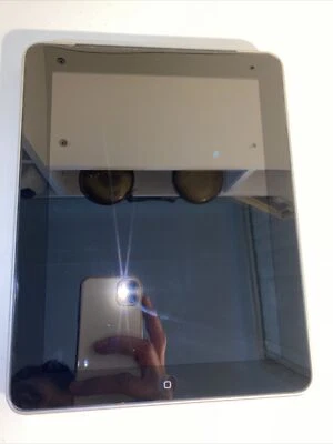 Apple ipad 1st generation 32 gb,A1337 - Image 1 of 2