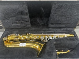 Selmer Bundy Saxophone with Hard Case - Picture 1 of 17