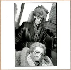 SIGNED - BRUCE GILDEN - NEW YORK CITY. 1990 LTD 6" x 6" MAGNUM PRINT - Picture 1 of 2
