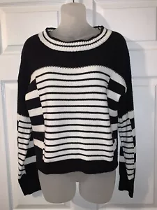 Women’s L ROMEO + JULIET COUTURE Black / Ivory Boxy Crop Striped Sweater $130 - Picture 1 of 8