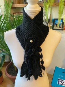 Hand crochet fancy black flowered collar/Christmas fringed flowered shawl - Picture 1 of 3