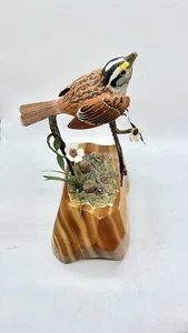Meadow Bunting Bird On Branch Wood Carving Signed By Artist Ernst 1998 Read - Picture 1 of 12