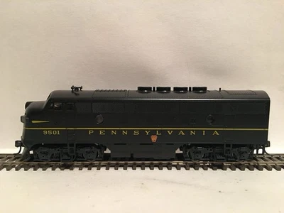 Locomotora diésel HO Stewart Pennsylvania F3A PRR #9501 Foto 1 de 4