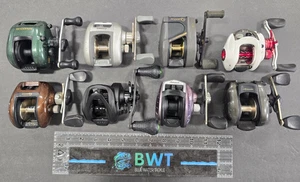 Lote de 8 Carretes Baitcast-Varias Marcas y Modelos-Estado Usado, Necesita Reparación (D - Imagen 1 de 10