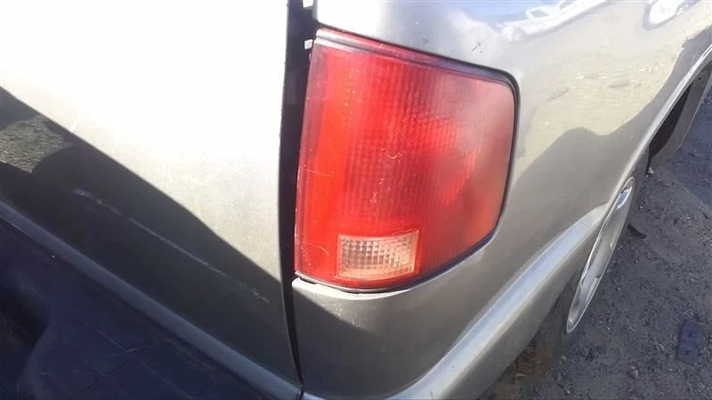 Luz trasera de pasajero compatible con 94-03 S10/S15/SONOMA 24886433 Foto 1 de 4