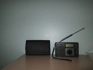 Grundig G8 Traveler ll AM/LW/FM/Shortwave 4-Band Multiband Portable Radio Black - Bild 1 von 8