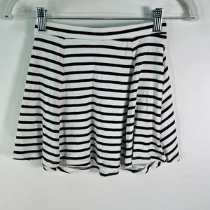 Forever 21 Girls Flat Front Pull On Black Striped Mini Skater Skirt Size 9/10 - Picture 1 of 6