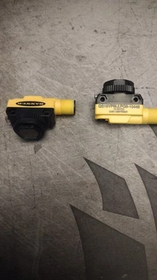 Banner QS18VP6LLPQ8 Photoelectric Sensor Switch 10-30VDC with 4 Pins - Image 1 of 2