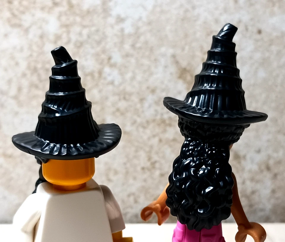 Nuevo LEGO Sombrero de Bruja Peluca de Pelo Negro Moldeado Se Adapta a Amigos Texturizado Rizado Wiccan Foto 1 de 1