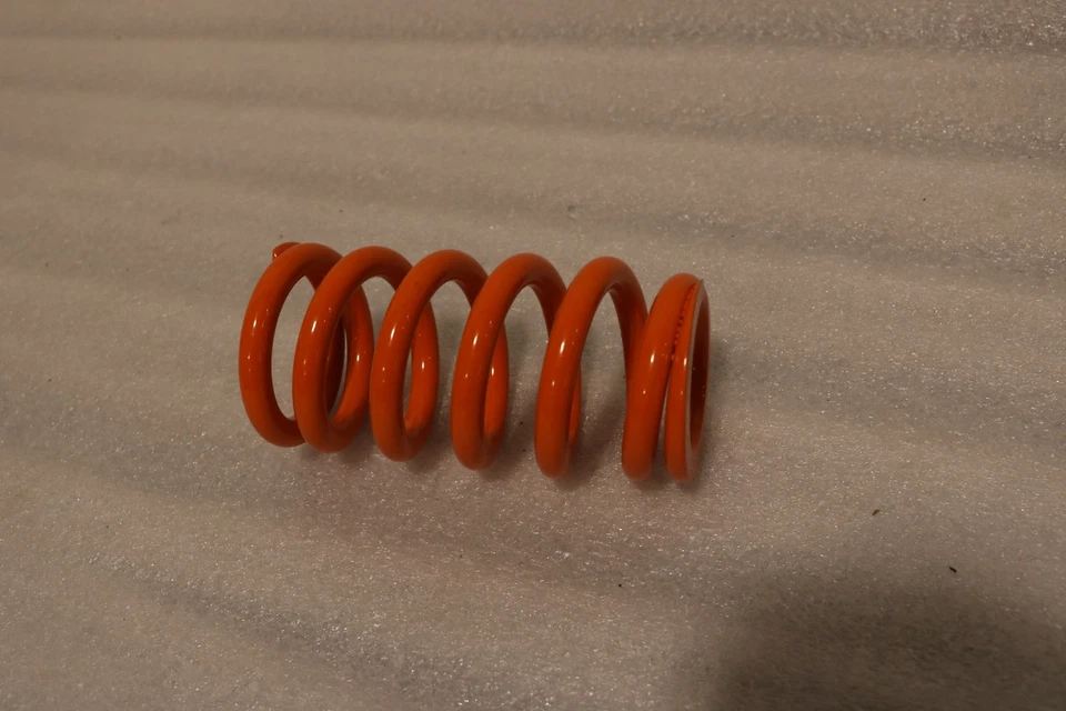 NUEVO OEM KTM RESORTE 85N/MM 85-130 93010180S Foto 1 de 1