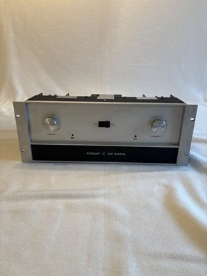 Amplificador de potência estéreo Crown DC300A - Imagem 1 de 4