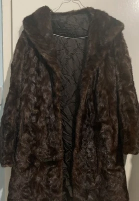 VINTAGE PLUS SIZE WARM mink FUR COAT/ JACKET. SIZE 16 P to P 23” L 36” - Image 1 of 4