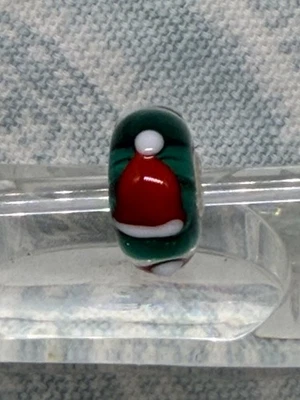 Auténticos sombreros de Papá Noel rojos Trollbeads únicos en su clase en verde azulado CC, nuevos (118) ¡adorables! Foto 1 de 4