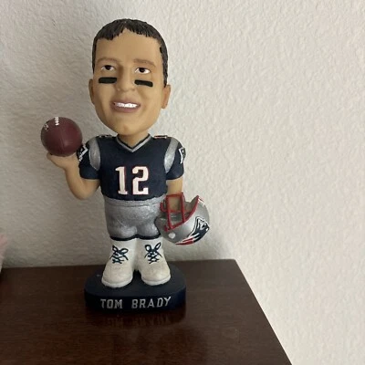 Estatua Cabeza Bobble Tom Brady #12 NUEVOS PATRIOTAS DE INGLATERRA Usada Foto 1 de 4