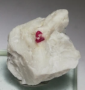 134 KARAT SCHÖNES NATÜRLICHES ROTES RUBIN & FELDSPAT MINERAL AUS AFGHANISTAN, (L-68), - Bild 1 von 8