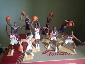 Lotto di 10 figurine Starting Lineup USA Dream Team Olympic Basketball Set 1996 - Foto 1 di 11